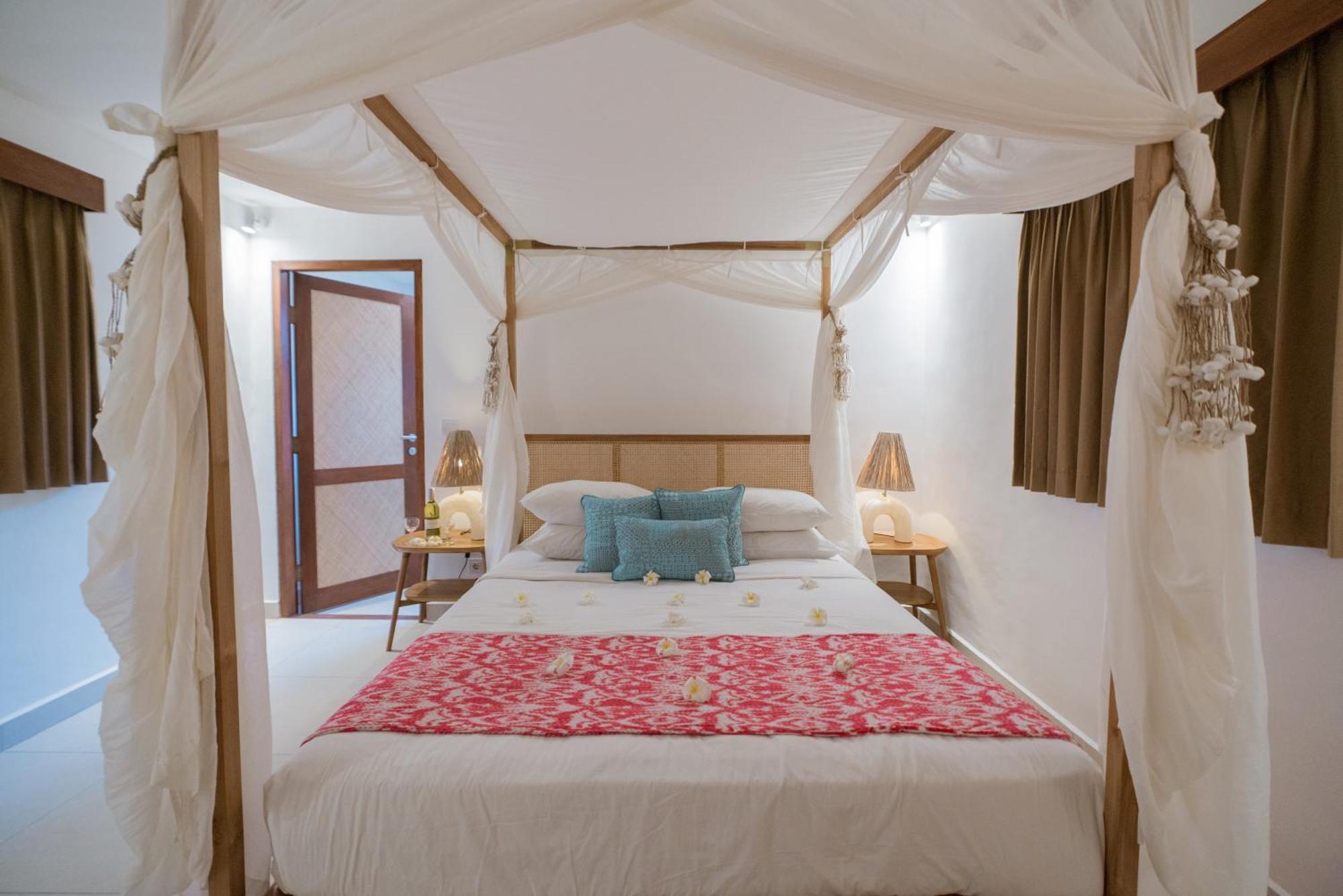 גילי טרוונגן The Gili Beach Resort מראה חיצוני תמונה