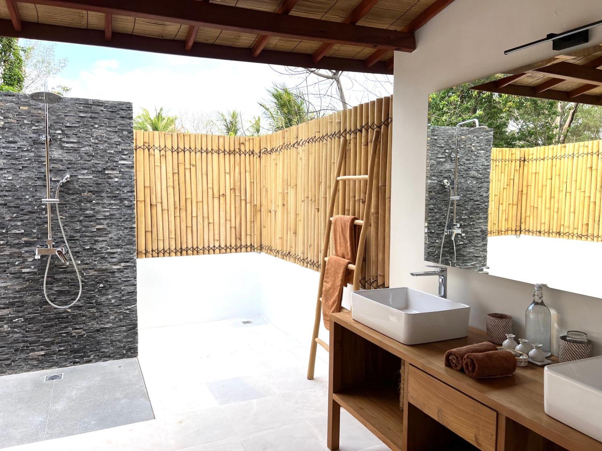 גילי טרוונגן The Gili Beach Resort מראה חיצוני תמונה